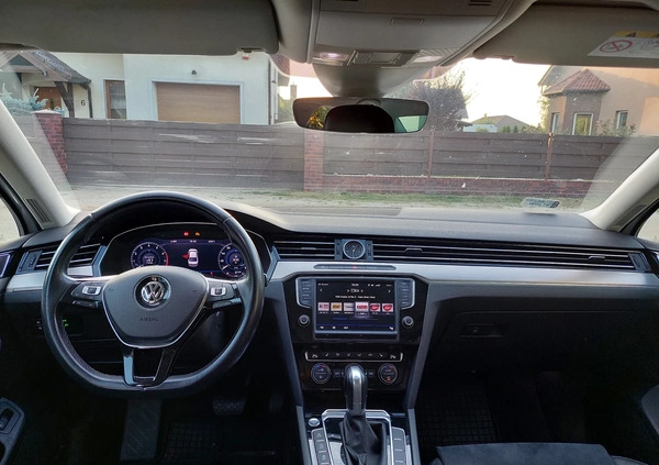 Volkswagen Passat cena 82999 przebieg: 125000, rok produkcji 2016 z Leszno małe 154
